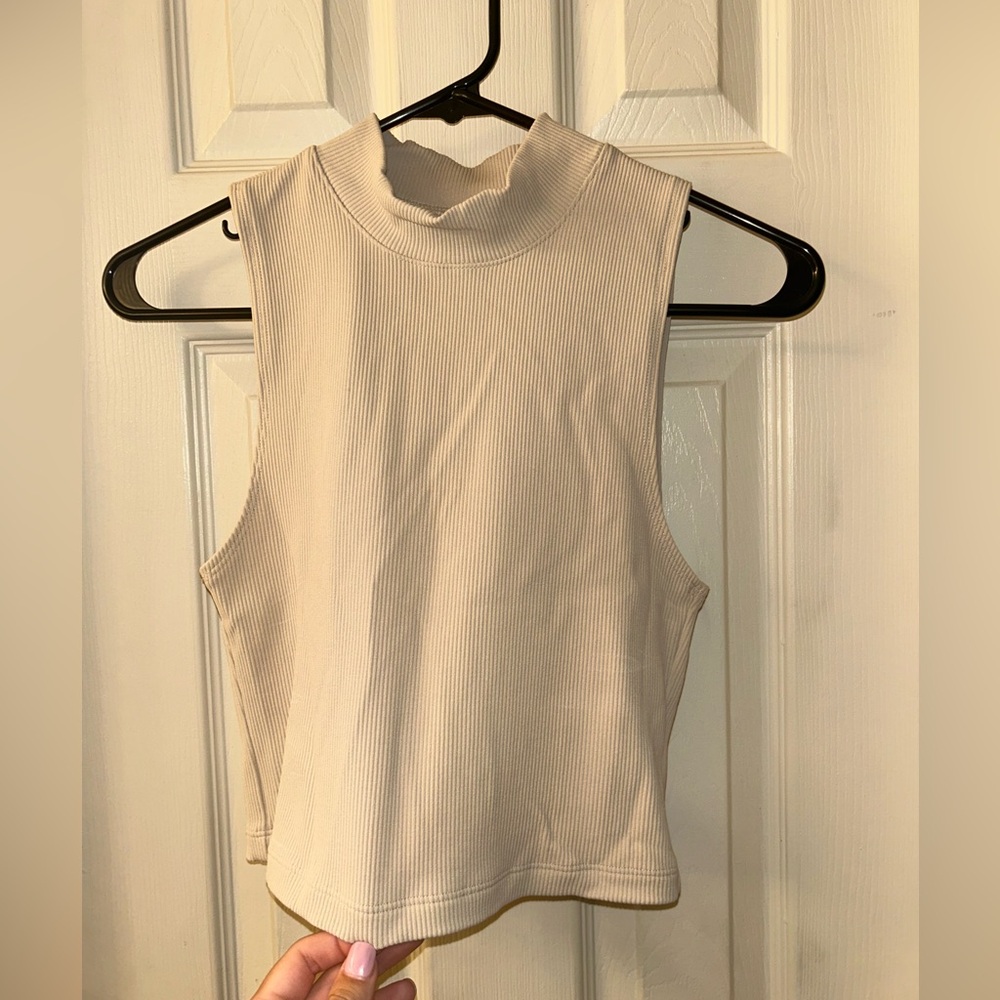 Beige cropped tank